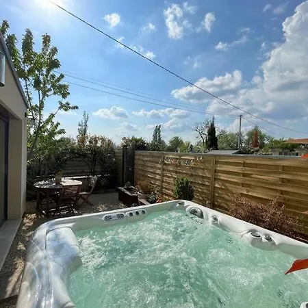 Entier Avec Jacuzzi En Provence